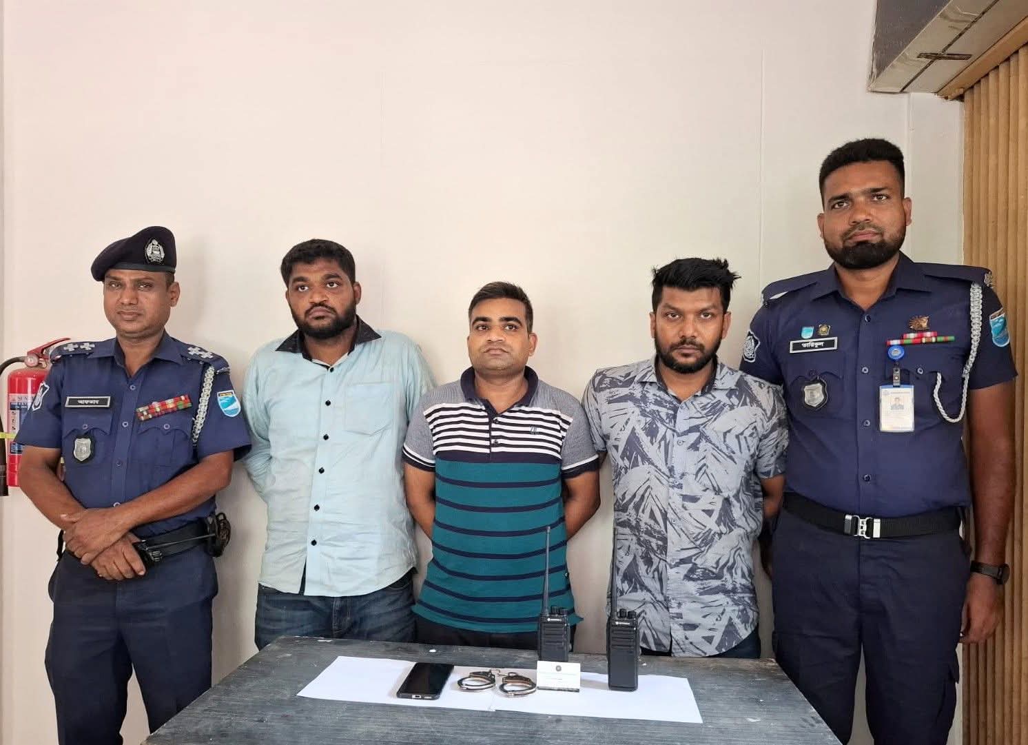 ডিজিএফআই পরিচয়ে সিএনজি চালককে অপহরণ ও চাঁদা দাবির অভিযোগে ৩ জন গ্রেফতার।