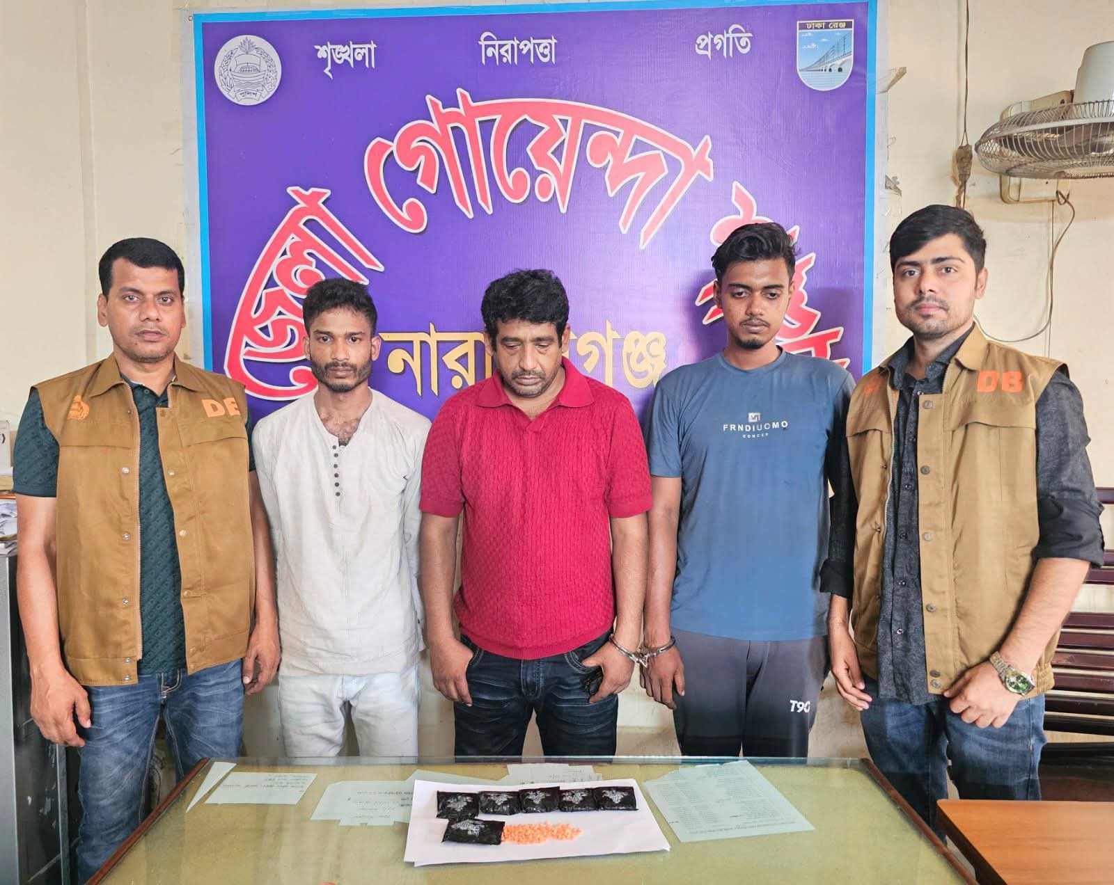 জেলা গোয়েন্দা শাখা কর্তৃক ১১০০ পিস ইয়াবা ট্যাবলেট সহ ০৩ জন মাদক কারবারি গ্রেফতার।