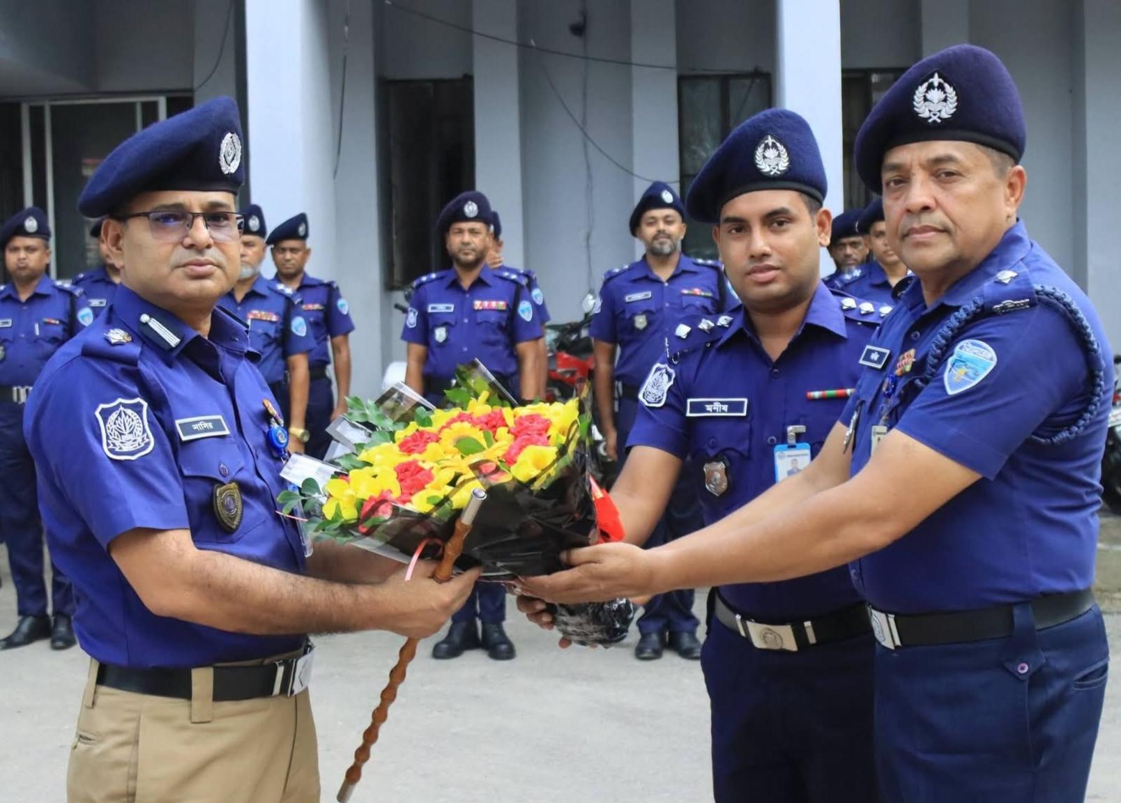 পুলিশ সুপার নোয়াখালী মহোদয়ের সোনাইমুড়ী থানা বার্ষিক পরিদর্শন…